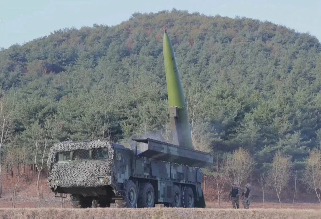 Оперативно-тактичний ракетний комплекс KN-23 Оперативно-тактичний ракетний комплекс KN-23