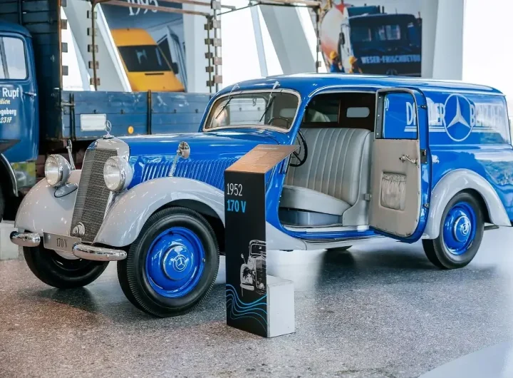 Показано рідкісний розвізний фургон Mercedes-Benz 1952 року