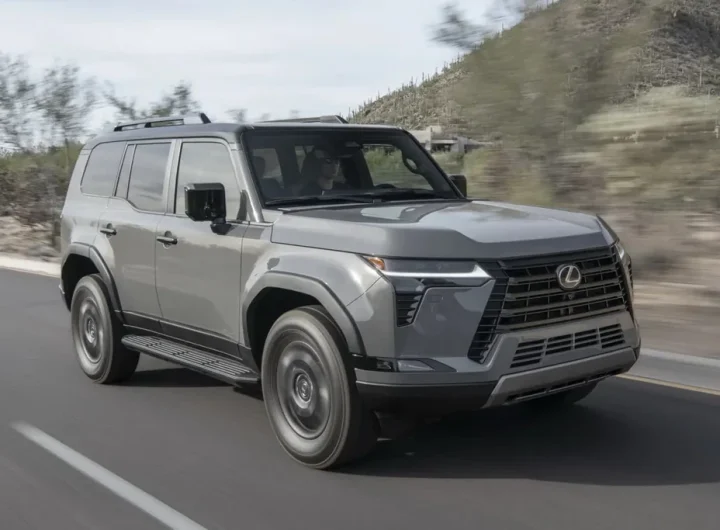 Lexus обновил внедорожник GX