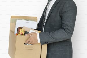 Звільнення всупереч трудовому законодавству: строки, поновлення та виплати